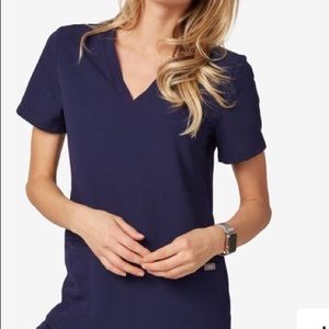 Figs Casma 3 pocket scrub top, navy